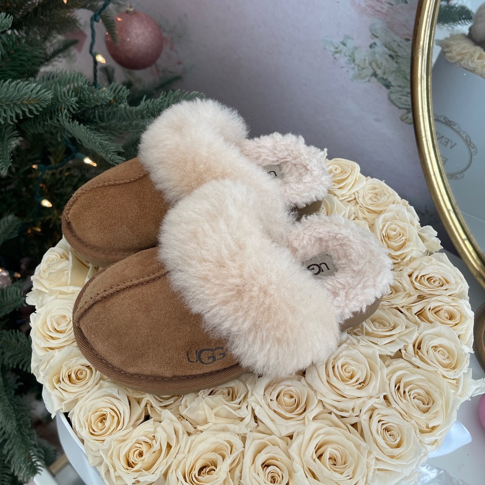 Ugg toddler sandal size 10